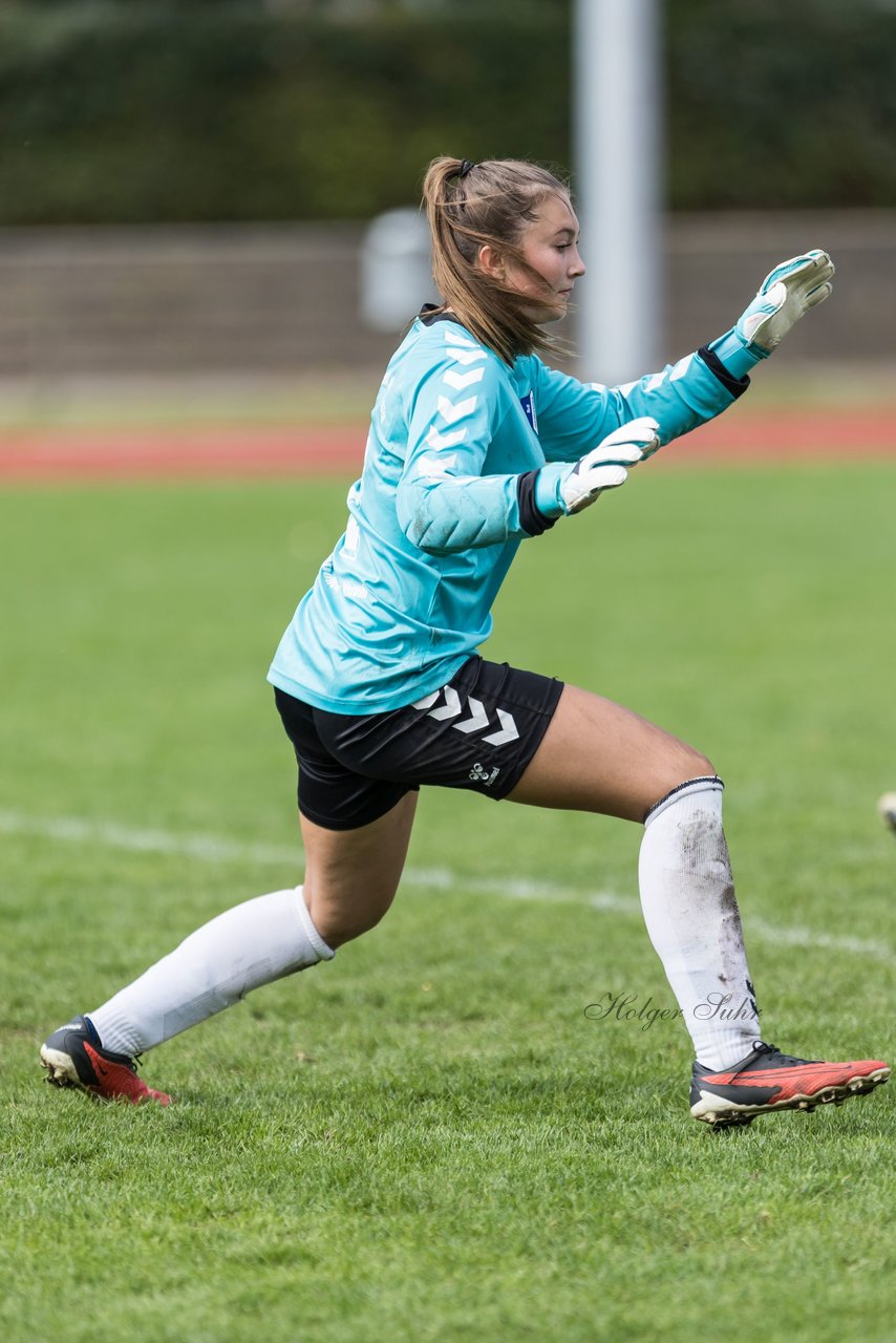 Bild 162 - wBJ VfL Pinneberg - Germania Schnelsen : Ergebnis: 15:1